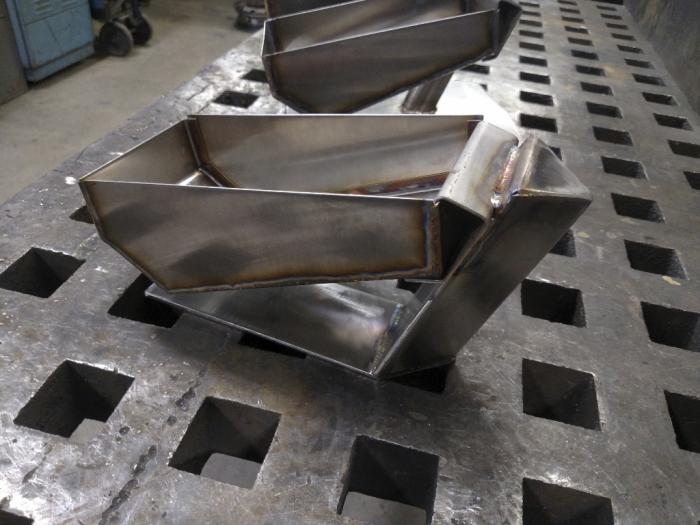 This one is for my teacher.  I barely got it done, so I don't feel bad about the imperfections.  I made parts for 6 boxes, and I was sure I'd destroy half of them before I figured out how to weld them.  But I only ruined one, so what to do with the fifth one?   That's right, give it to the teacher...  :)