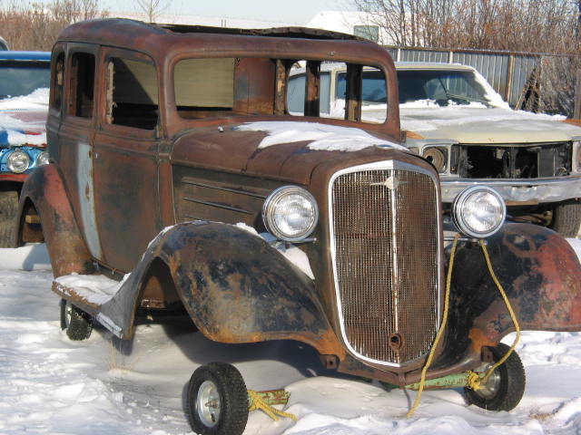 34 Chev 4 dr rgt frnt.JPG